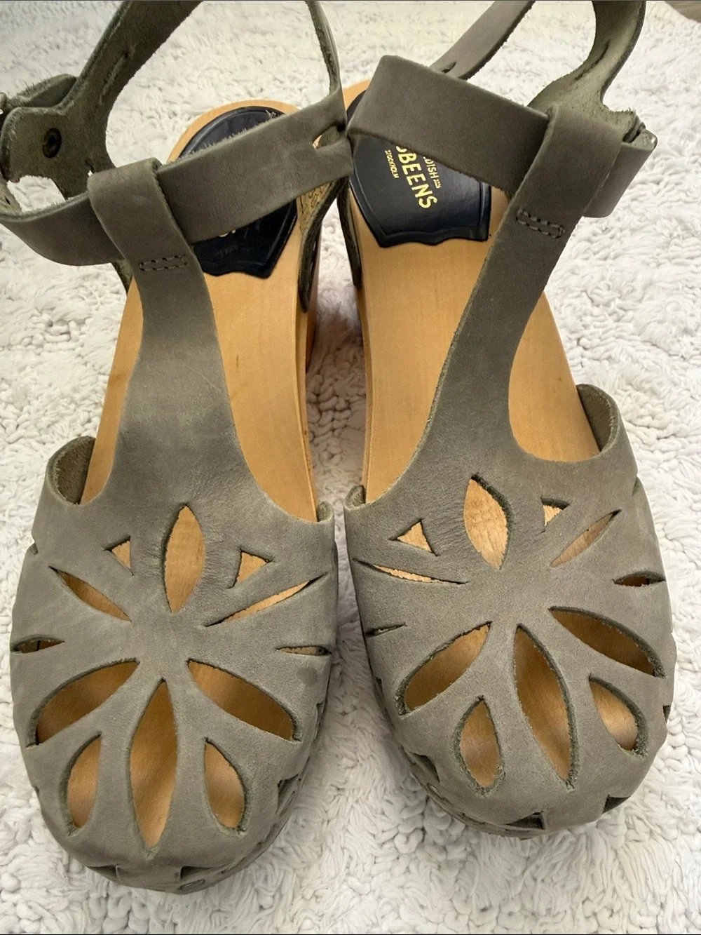 Swedish Hasbeens Light Gray Suede Cutout T-Strap Wooden Wedge Sandals EU 37 NWOT